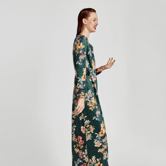 Zara Jackets & Blazers - ZARA VELVET KIMONO